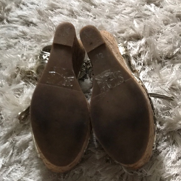 Steve Madden Platform Gold Wedges - Picture 5 of 5